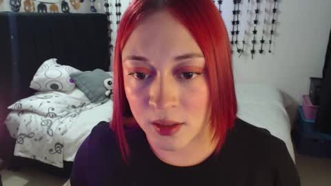 Snapshot of mia_adams_red chatting on February 28, 11:28 pm mia online show from February 28, 11:28 pm