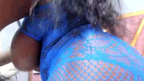 Mia online show from March 24, 11:37 am