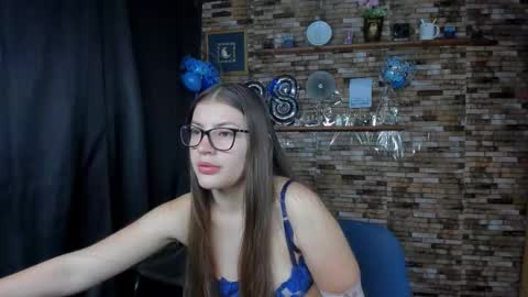 Snapshot of mia_and_vincentt chatting on September 12, 4:01 am Mia and vincentt model indepent online show from September 12, 4:01 am