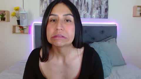 M I A  A Y R A online show from September 27, 2:44 pm