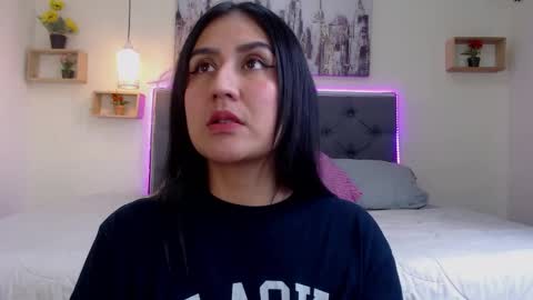 M I A  A Y R A online show from October 16, 4:19 pm