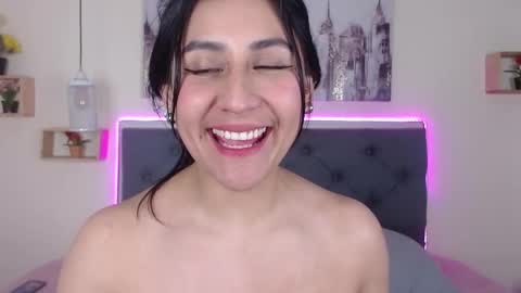 M I A  A Y R A online show from November 6, 4:08 pm