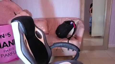 Mia  online show from March 28, 12:16 pm