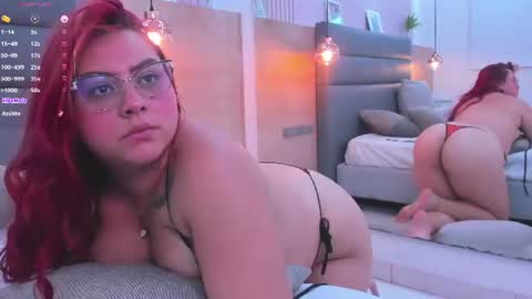 Snapshot of mia_blumm_ chatting on June 11, 12:32 am Mia online show from June 11, 12:32 am