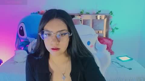 Snapshot of mia_bnnyy chatting on October 5, 7:34 pm mia_bnnyy online show from October 5, 7:34 pm
