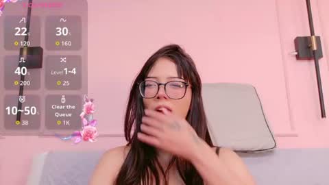 Snapshot of mia_colllins chatting on July 8, 8:24 pm Mia 3 online show from July 8, 8:24 pm