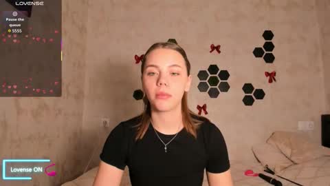 Mia  next stream Thursday 1400 UTC1 Friday 1400 UTC1 online show from February 25, 5:28 am