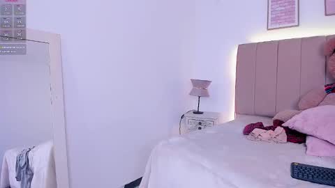 mia_corner online show from November 19, 11:49 pm