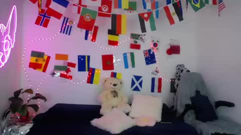 mia_cute_girl online show from June 23, 12:25 pm
