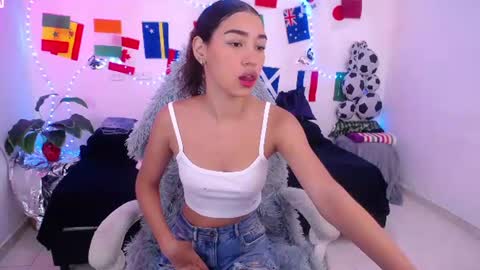 mia_cute_girl online show from June 30, 1:12 pm
