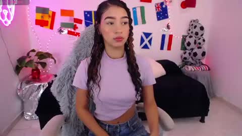 mia_cute_girl online show from July 12, 12:18 pm