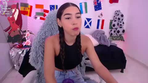 mia_cute_girl online show from July 16, 12:22 pm