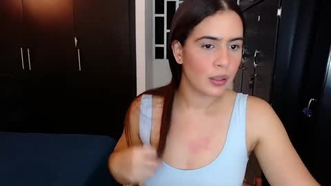 Mia online show from December 4, 2:20 am