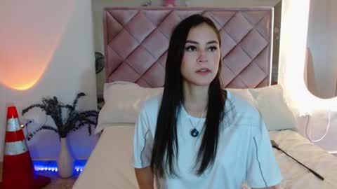 Snapshot of mia_dark1 chatting on November 3, 3:41 am Mia Dark online show from November 3, 3:41 am