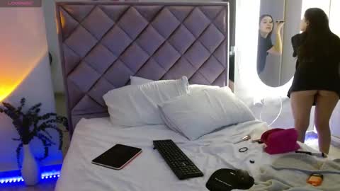 Snapshot of mia_dark1 chatting on January 31, 8:18 pm Mia Dark online show from January 31, 8:18 pm