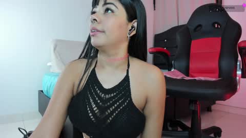 Mia online show from January 25, 1:32 am