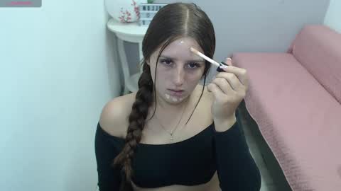 Mia online show from February 14, 1:40 pm