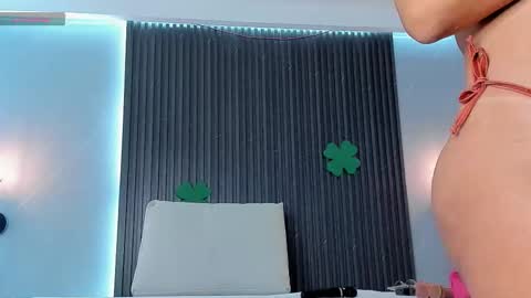 Snapshot of mia_dollce chatting on March 20, 10:42 am Mia Dollce online show from March 20, 10:42 am