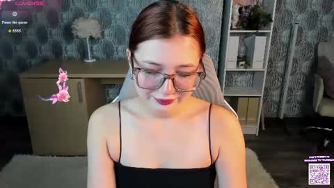 Snapshot of mia_e1fie chatting on August 10, 12:47 am mia_e1fie online show from August 10, 12:47 am