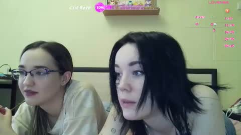 Mia and Jenny online show from June 20, 10:51 am