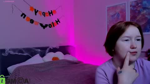 Mia online show from November 4, 1:59 am