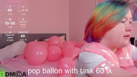 Mia online show from November 29, 4:04 am