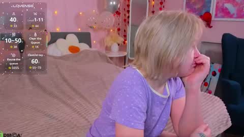 Mia online show from February 25, 2:54 am