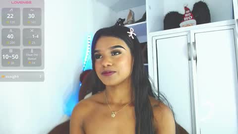 mia_fernand online show from January 5, 5:27 pm