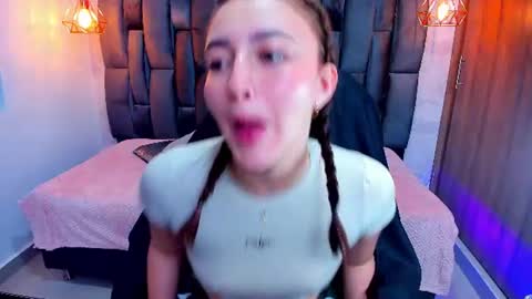 Snapshot of mia_ferrer18 chatting on June 21, 2:52 pm mia_ferrer18 online show from June 21, 2:52 pm
