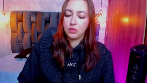 Snapshot of mia_ferrer18 chatting on July 12, 3:47 pm mia_ferrer18 online show from July 12, 3:47 pm