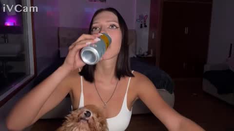 Snapshot of mia_floo chatting on October 22, 2:39 pm mia_floo online show from October 22, 2:39 pm