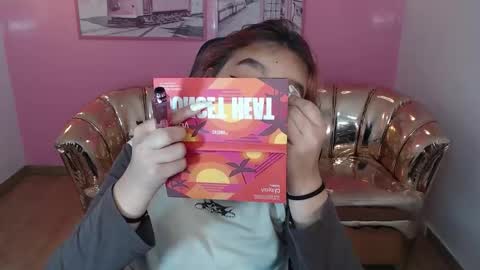 Mia online show from October 15, 1:00 pm