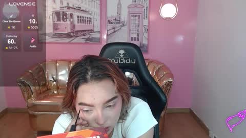 Mia online show from November 18, 12:53 pm