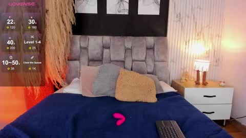 M I A  online show from March 6, 2:40 pm