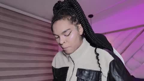 Mia online show from March 26, 3:45 am