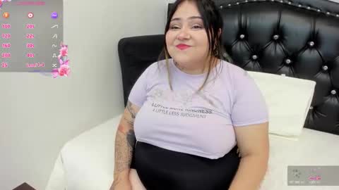 Snapshot of mia_ginger_bbw chatting on April 16, 7:25 pm mia online show from April 16, 7:25 pm