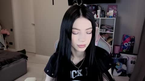 Snapshot of mia_gothh chatting on February 26, 3:22 pm MIA HELP ME REACH 100 LIKES online show from February 26, 3:22 pm