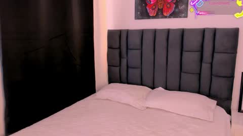 Mia online show from March 15, 2:12 pm