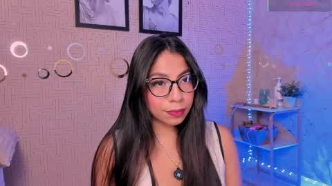 Mia online show from May 8, 1:27 pm