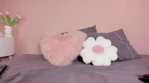  I am Mia  online show from March 18, 11:57 am