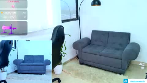 Mia.... Nice to meet you  thumb up me please its important online show from January 8, 10:12 pm