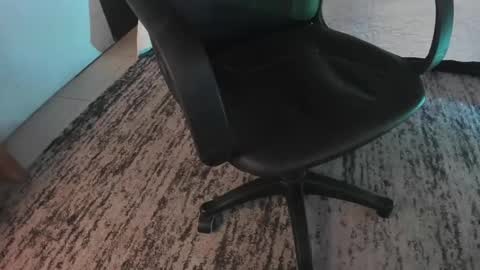 Val  online show from December 11, 7:57 pm