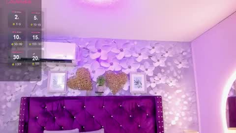 Mia online show from September 20, 8:10 pm