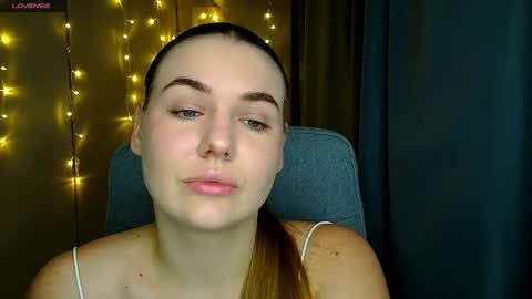 mia_lemm online show from October 23, 6:34 am