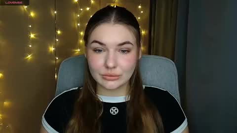 mia_lemm online show from October 29, 8:27 am