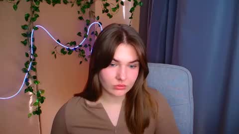 mia_lemm online show from April 14, 7:03 am