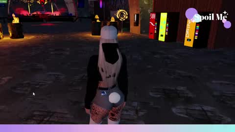 Snapshot of mia_lilah chatting on April 16, 6:19 pm Mia online show from April 16, 6:19 pm