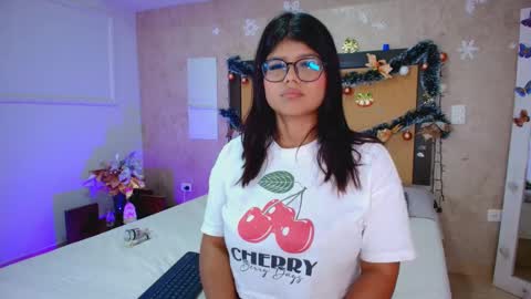 MIALOPEZ      .     Y      .      online show from January 7, 8:00 pm