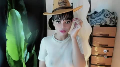 M I A online show from July 17, 7:59 am