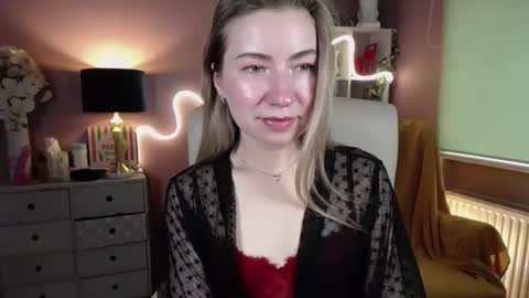 Mia online show from February 2, 10:57 am